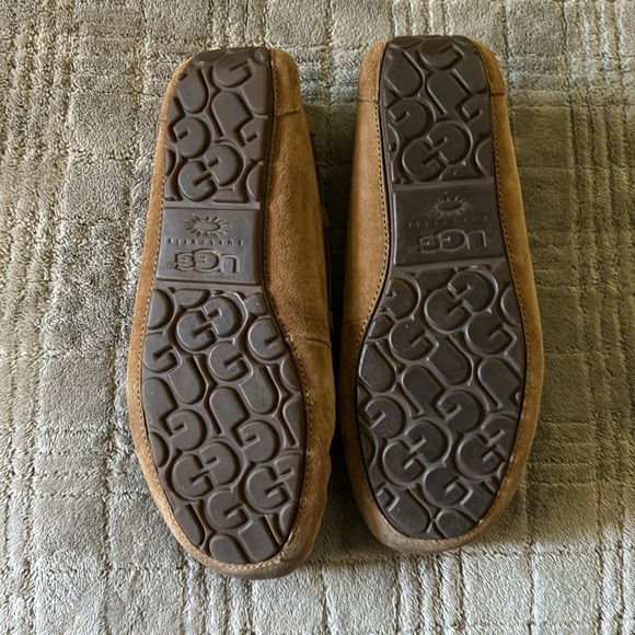 Ugg Moccasins - Picture 3 of 4